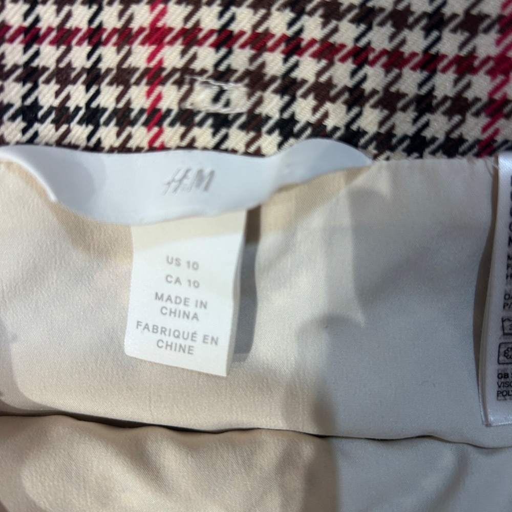 H&M Black and Pink Plaid Mini Skirt - Picture 4 of 8